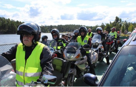 Motorcyklister på færge i Sverige