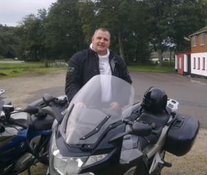 Sonny Frølgaard with his yamaha motorcycle and tourstart gps