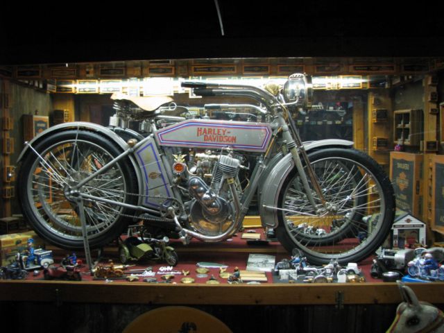 Tour Bill\'s Old Bike Barn image